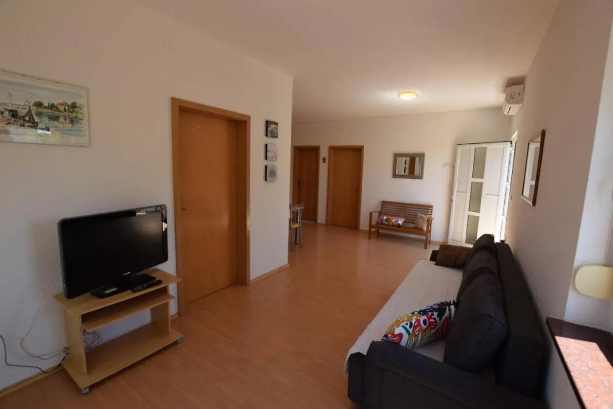Apartment Petar 2 Mandre Croatia